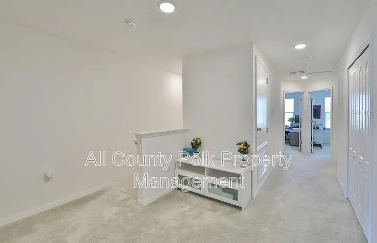 3867 Hampstead Ln — Photo 8