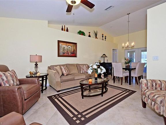 4th image of 341 SW 23rd Ter