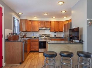 17 Champlain Cir, Dorchester, MA 02124