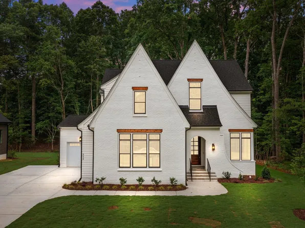 252 Lake Dr, Cary, NC 27513