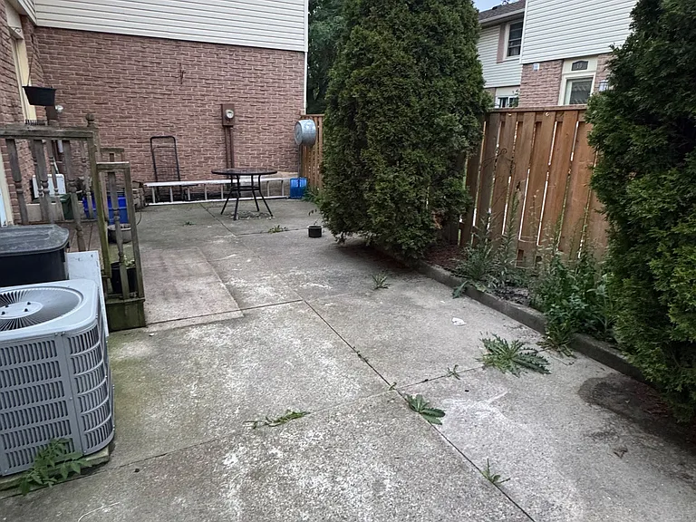230 Clarke Rd #6 — Photo 22