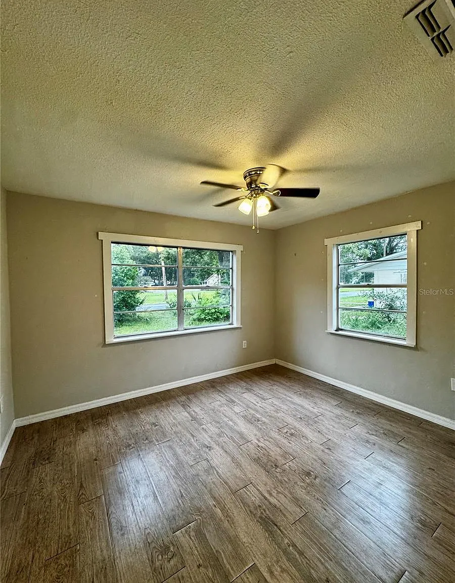 2 bed, 850 sqft, $1,599 — Photo 4