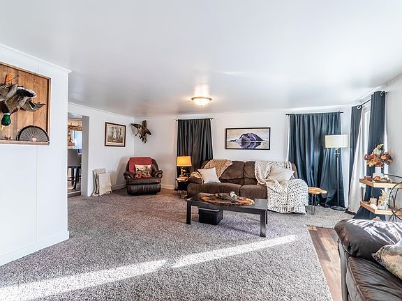 5th image of 207 S Poplar St