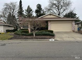 325 Twin Lakes Dr, Santa Rosa, CA