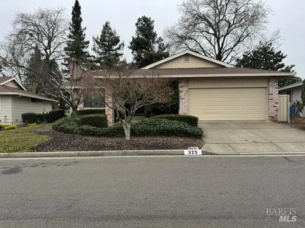 325 Twin Lakes Drive, Santa Rosa, CA 95409