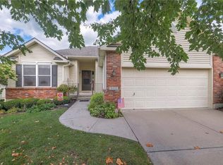 2800 S Woodbury Dr, Independence, MO 64055