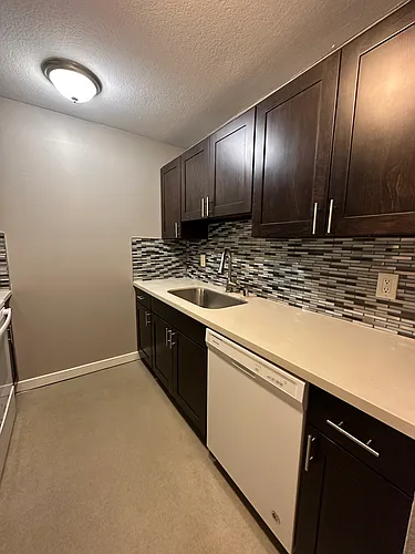 Emerald Place Apartments Photo 1