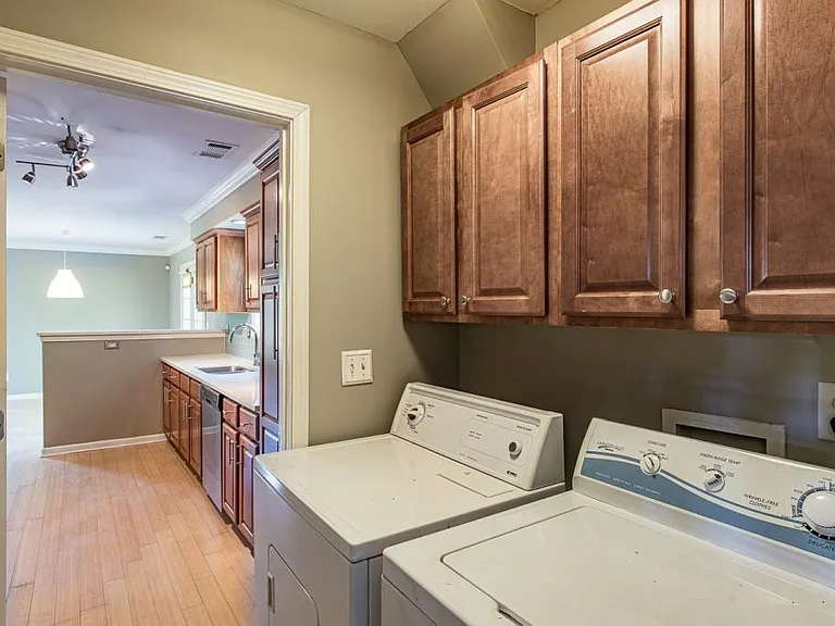 2696 Silver Hill Ter SE — Photo 8