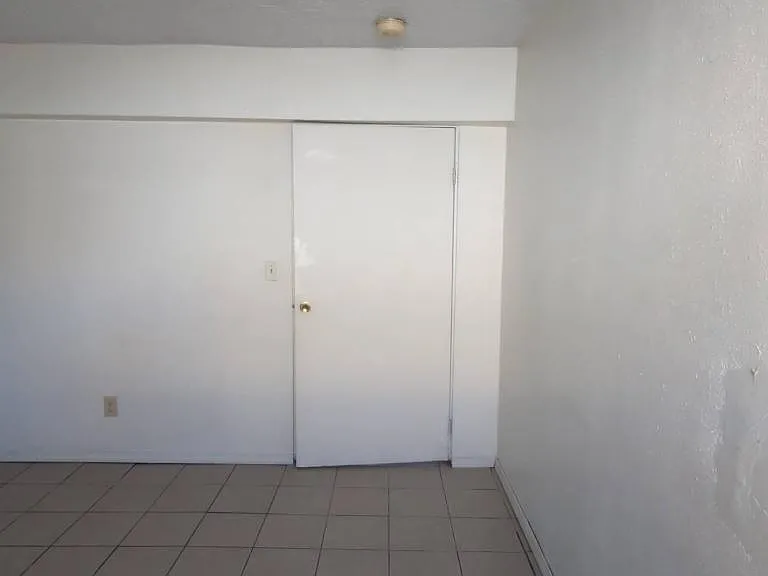 536 Monroe St — Photo 8