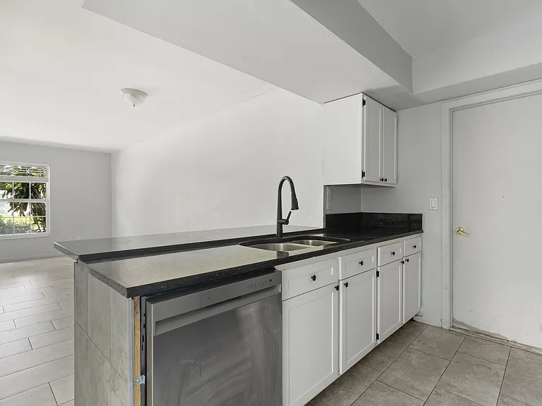 4305 SW Santa Barbara Pl — Photo 20