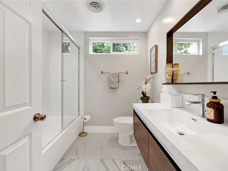 8746 Ruffner Ave — Photo 12