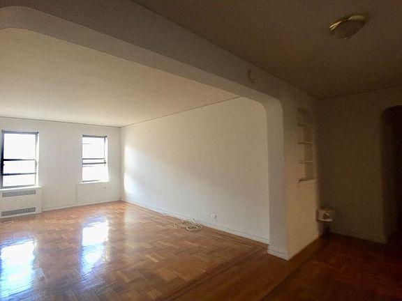 5th image of 560 W 218th St APT 5A