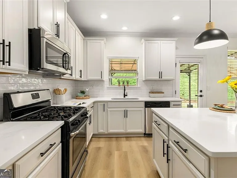 5115 Rialto Way — Photo 10