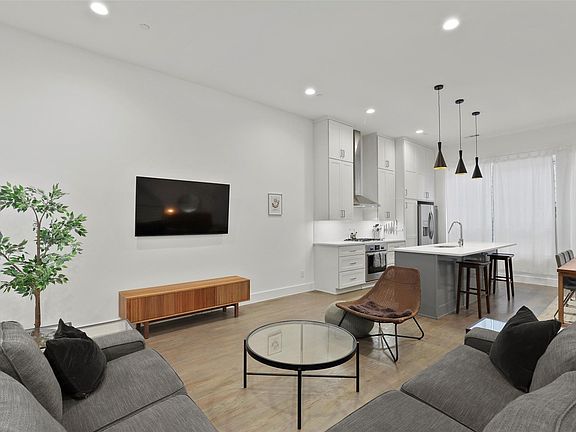 4th image of 2226 N Garrett Ave APT 105