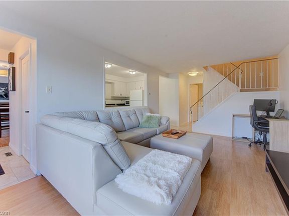 2nd image of 14 Williamsburg Rd #47
