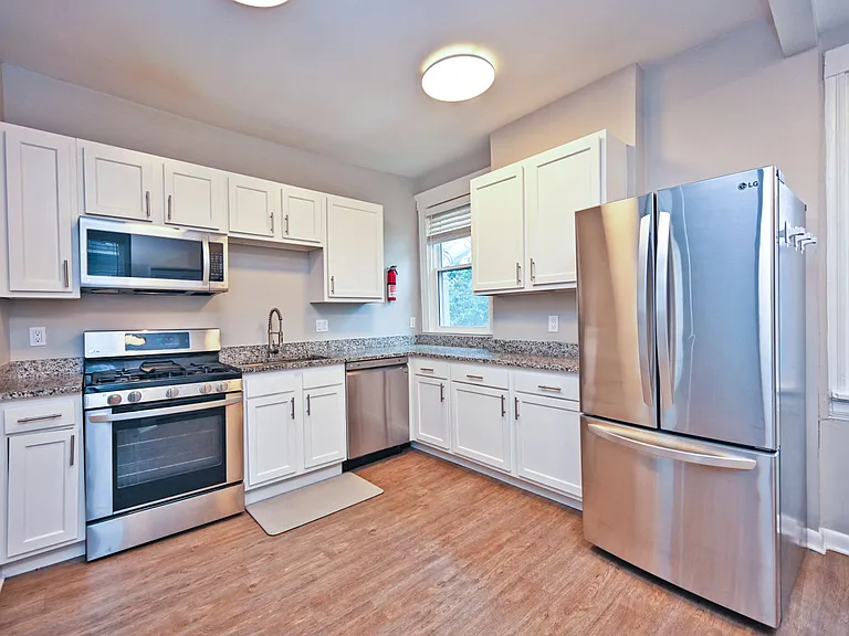 2709 Griffiths Ave — Photo 17