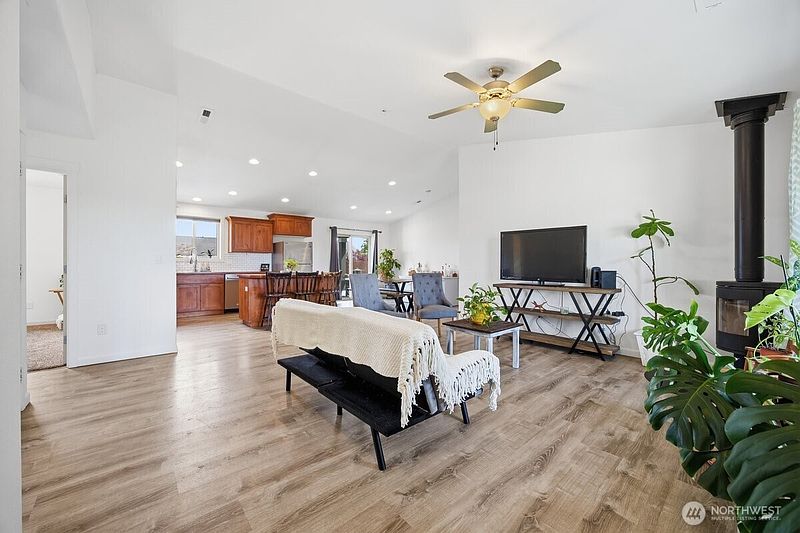5th image of 3807 Milagro Dr