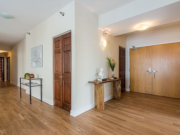 5th image of 41 E 8th St APT 3501