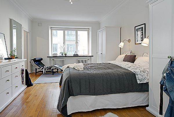 2nd image of 144 W 12th St