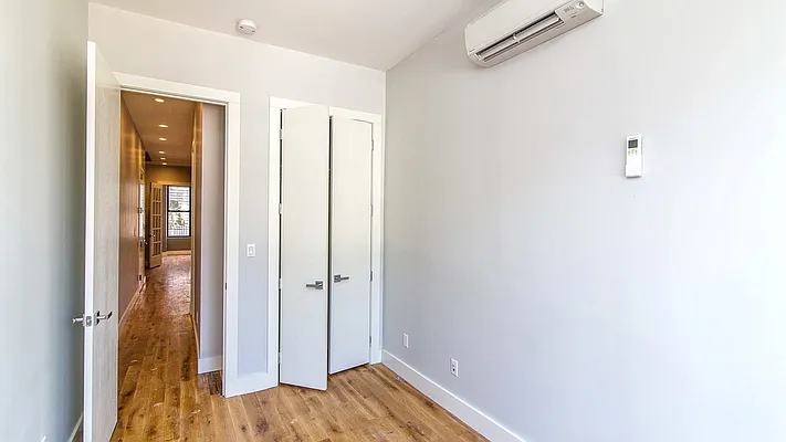 Rented by Nooklyn NYC LLC | media 4