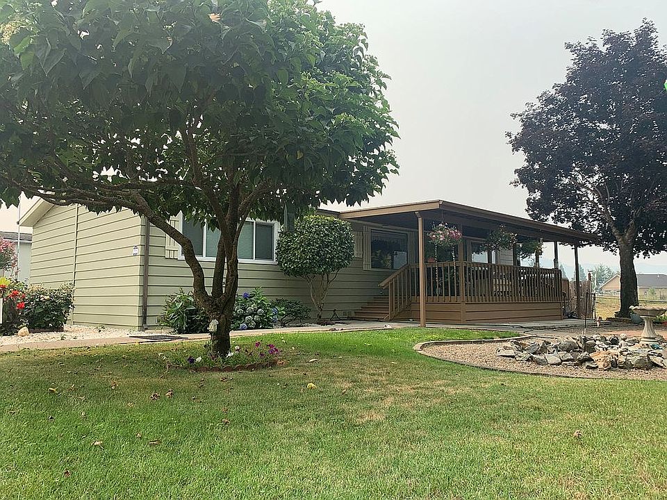 Front looking to the river 
