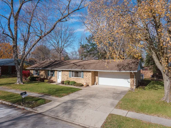 1908 Marzel Dr, Bloomington, IL 61701