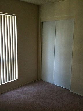 5th image of 308 W Queen St APT 1
