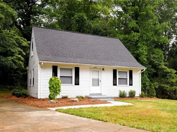 1002 William Dr, Winston Salem, NC 27107