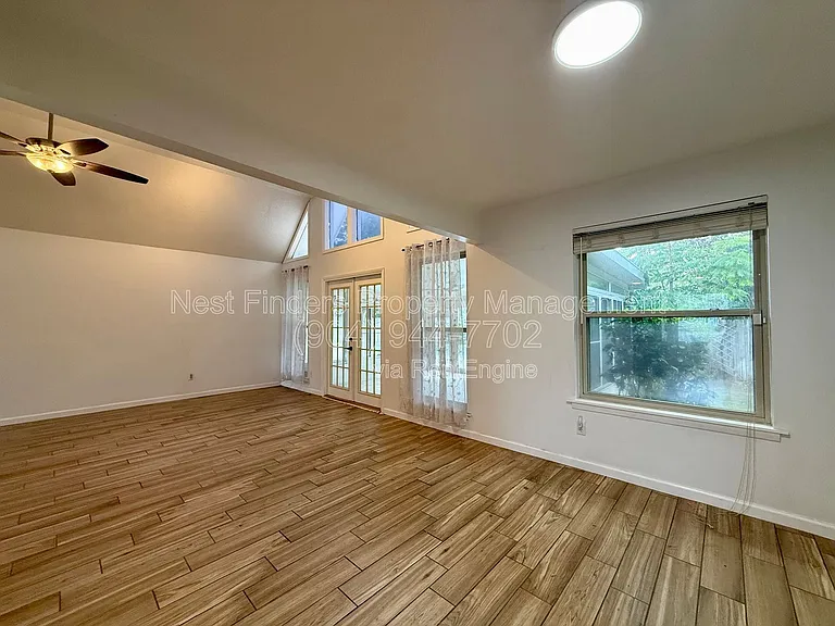 7007 Holiday Hill Ct — Photo 12