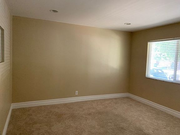 3rd image of 6953 De Celis Pl