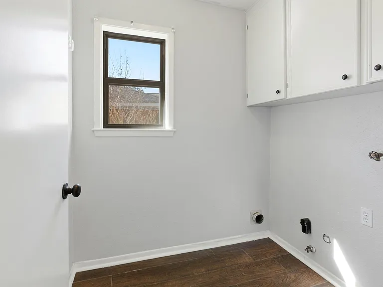 3721 Avenue R — Photo 20