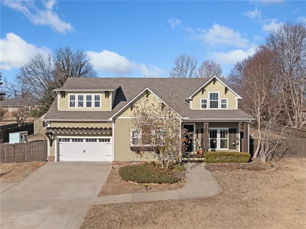 1403 Crestwood Dr, Harrison, AR 72601