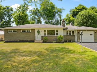 33 W Crest Dr, Rochester, NY 14606
