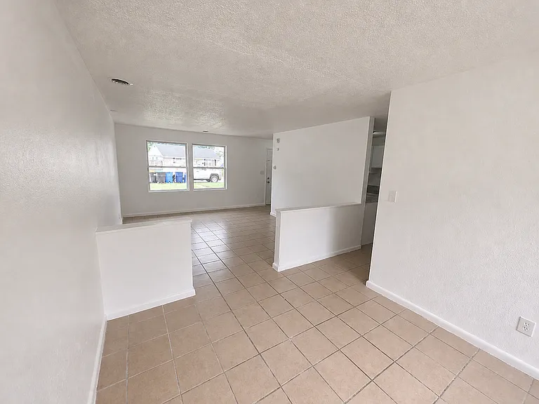 106 Louise Rd — Photo 8