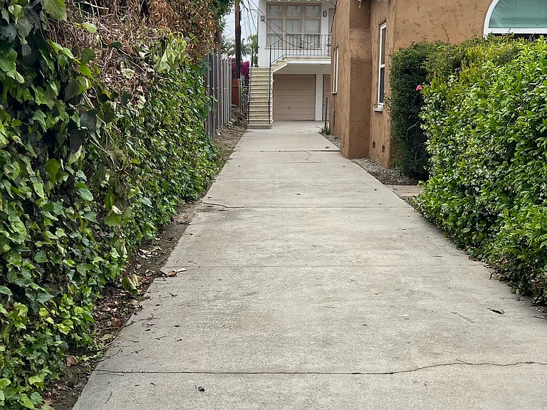 1711 W Alameda Ave #C — Photo 16