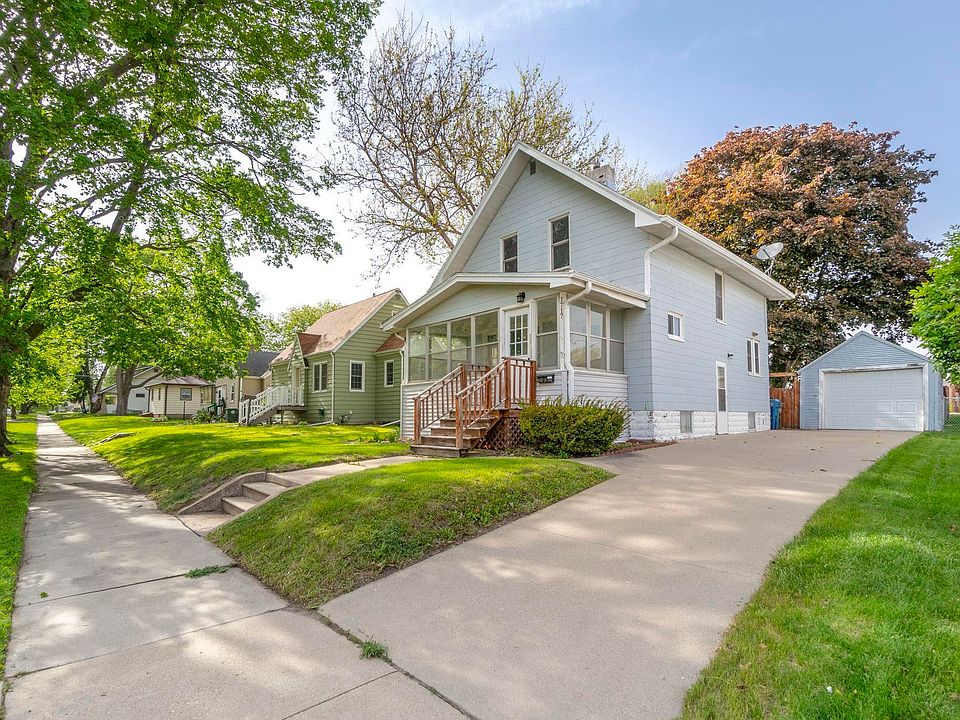 1st image of 1717 Forest Ave
