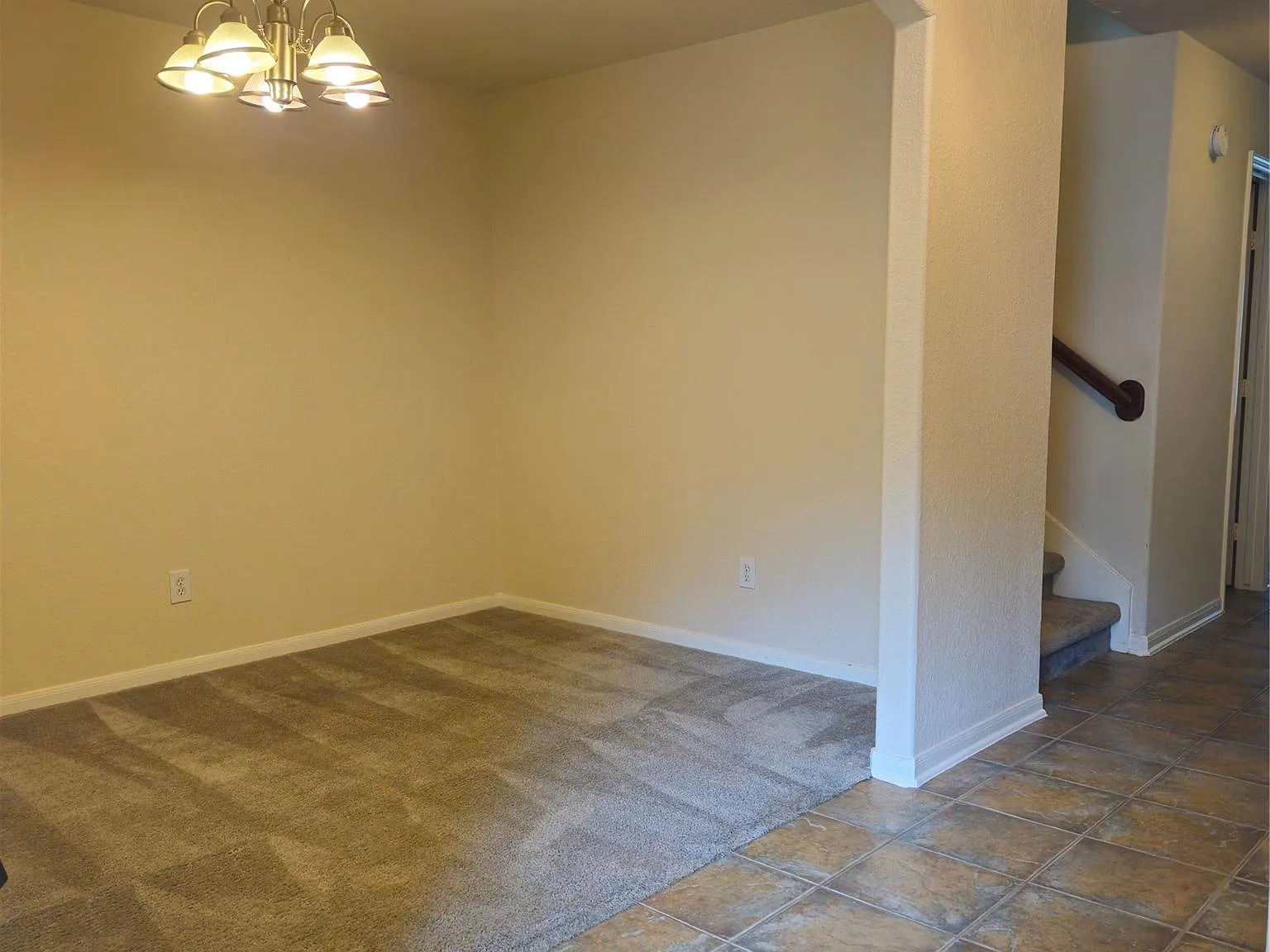 4 bed, 2.5 bath, 2355 sqft, $2,095 — Photo 2