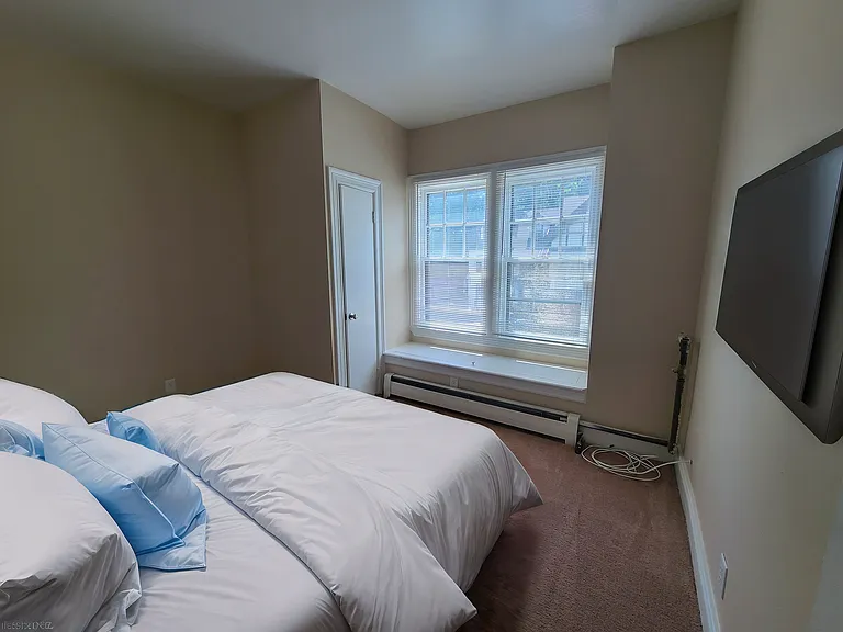 593 Park Ave #8 — Photo 11