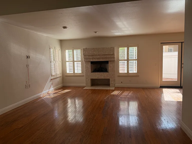 48 Mardi Gras Ct — Photo 11