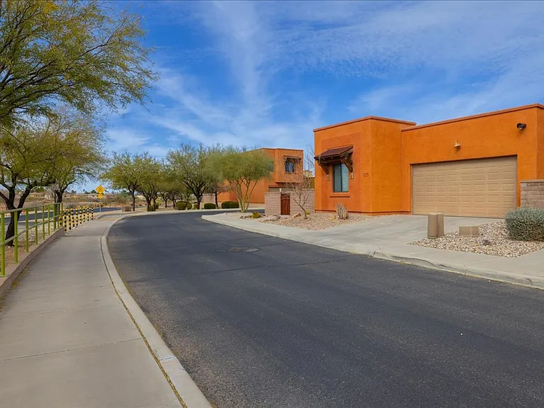 8721 E Perry Park Cir — Photo 4