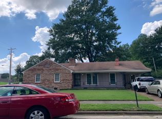 365 N Oak Grove Rd, Memphis, TN 38120