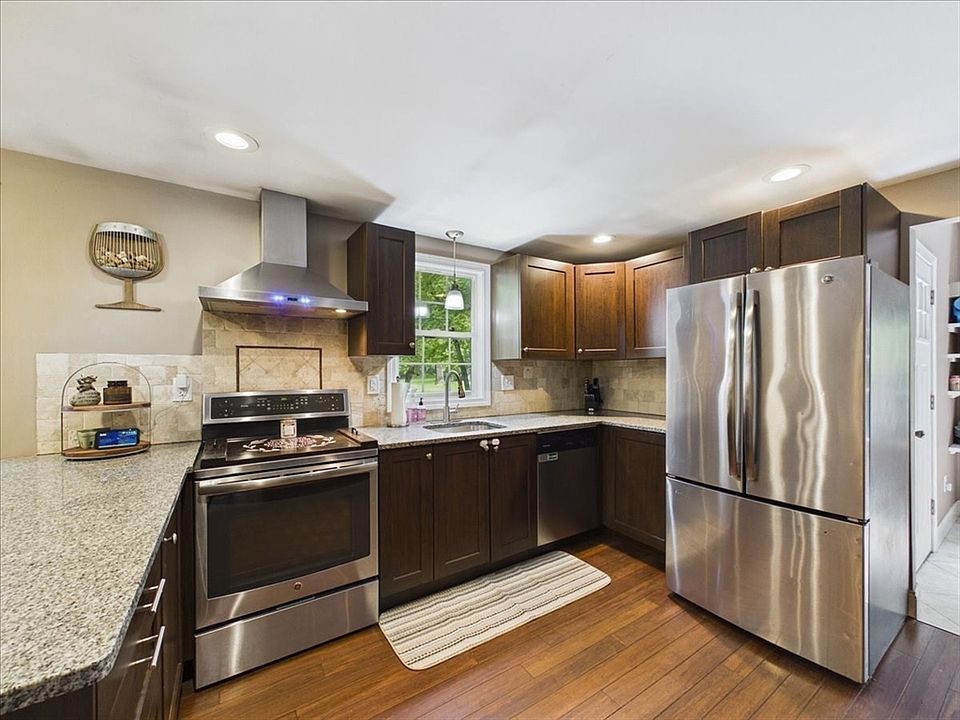 1st image of 84 Seekell St