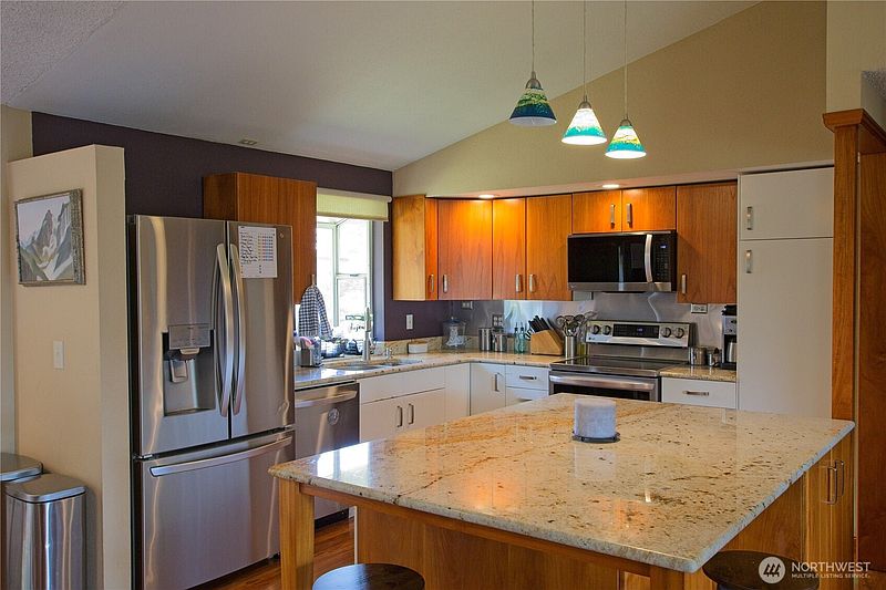 5th image of 6804 47th Avenue E