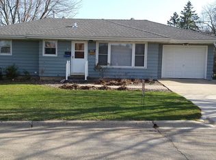 1906 Johnson St, Albert Lea, MN 56007