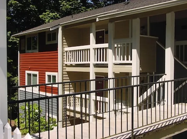 15244 SE 43rd St APT C202, Bellevue, WA 98006