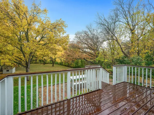 2690 Brand Ave E, Maplewood, MN 55119