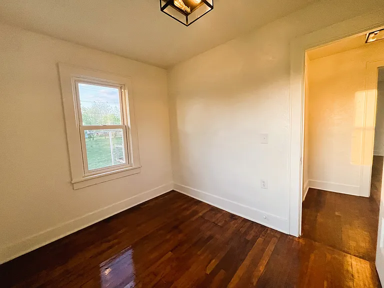 511 W Main St — Photo 10
