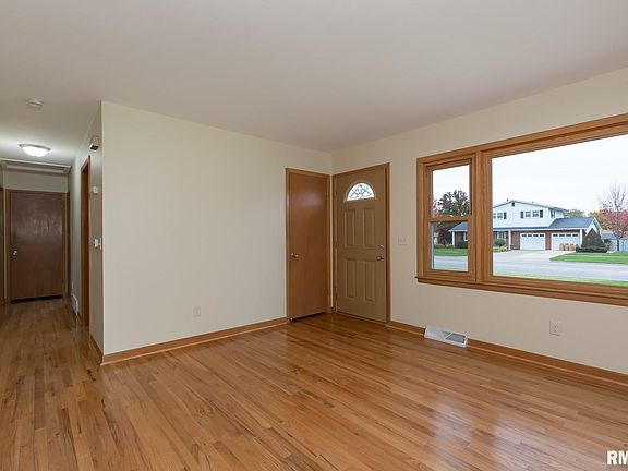 3rd image of 610 30th Ave