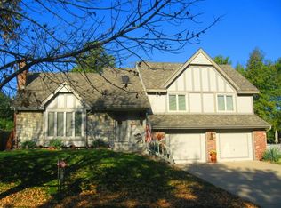 6516 NW London Dr, Kansas City, MO 64151