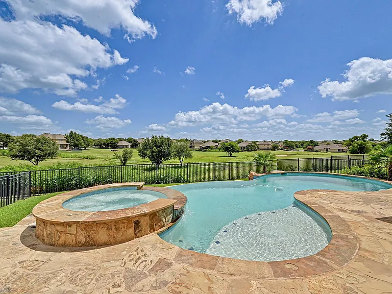 4303 Woodledge Pl — Photo 37